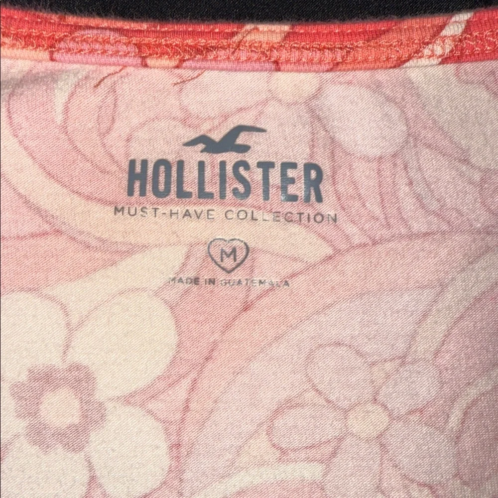 π€FREE W/PURCHASE - HOLLISTER RETRO FLORAL CROP TOP SIZE Mπ€ - Picture 4 of 7